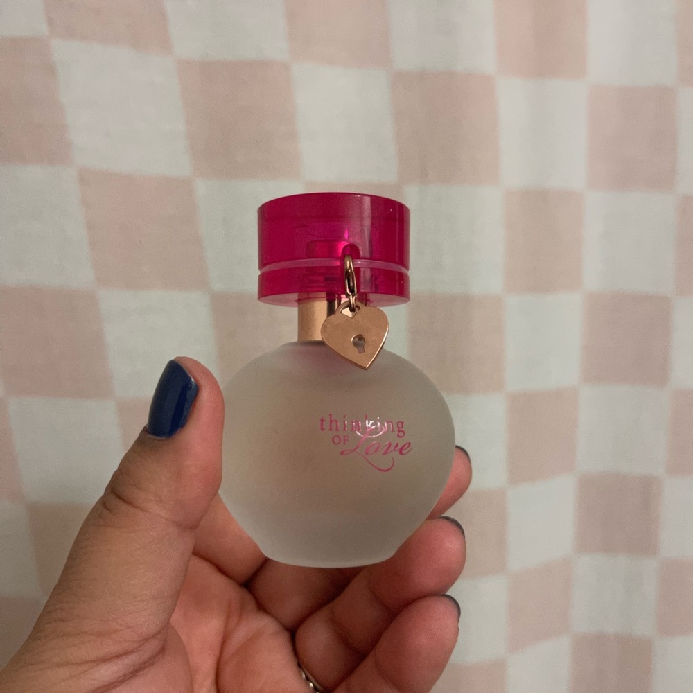 Mary Kay Thinking of Love perfume